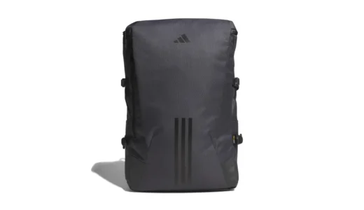 【通勤も1〜2泊もこれ一つ】adidas イーピーエス スクエア バックパック KUB04｜大容量なのに大人っぽく決まる理由
