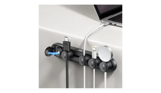 机の上が一瞬で整う、この安心感｜JOYROOM マグネット式ケーブルホルダー 5in1が手放せなくなった理由