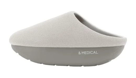 履くだけで体幹スイッチON？＆MEDICAL KAMOLEG2.0 ルームシューズ｜家の中の歩き方が変わる“ながらフィットネス”スリッパ