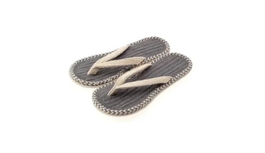 素足がちょっと楽しみになる室内履き｜カインズ「CAINZ ふんわりコットン鼻緒スリッパ」で家時間が快適に