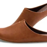 【グッドデザイン賞受賞】フロンティア room's ルームシューズ｜歩きやすさが変わる「パタパタしない」上品スリッパ