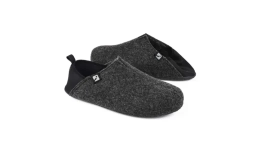 【HomeTop】冬の足元が変わるルームシューズ｜軽くて暖かいメンズ室内履きが在宅時間を快適にする