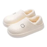 【ねこタウン】モコ猫スリッパ｜軽くてぬくぬく。猫デザインに癒される冬のルームシューズ