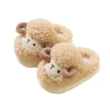 冬の足元が変わると機嫌まで変わる｜QIXNJALG 子供ルームシューズ 13〜19cmのやさしい冬支度