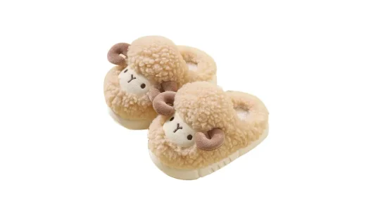 冬の足元が変わると機嫌まで変わる｜QIXNJALG 子供ルームシューズ 13〜19cmのやさしい冬支度