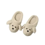 【足元にちょこんとプードル】SWINGPLUS プードルモチーフ ルームシューズ｜ふわふわ軽量でおうち時間が癒しになる室内スリッパ