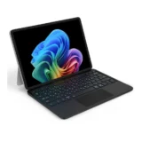 Surface Pro 12専用キーボードで作業激変？QERDAOYIの薄型モデルが外出先を変える
