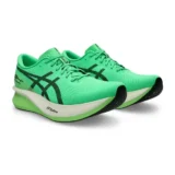 asics S4+ YOGIRIで走りが変わる？軽さと反発感が心地いい一足