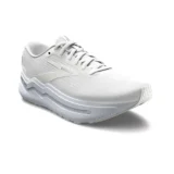 Brooks ゴーストマックス2で足元が変わる？毎日歩きたくなる厚底ランニングシューズ