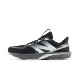 ニューバランス DynaSoft Flash v7｜毎日履きたくなる軽快ランニングシューズ