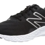 new balance M411は毎日履ける？軽く歩ける白スニーカー