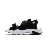 NIKE CI8797-002で夏の足元が軽くなる？歩きたくなるスポーツサンダル