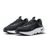 NIKE モティバ DV1237-001｜歩く日がちょっと楽しみになる厚底シューズ