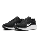 NIKE ウィンフロー 11で軽やかに歩く｜普段使いもできる一足