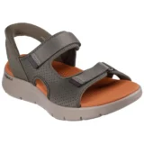 SKECHERSスリップインズで夏の足元が変わる｜立ったまま履ける快適サンダル